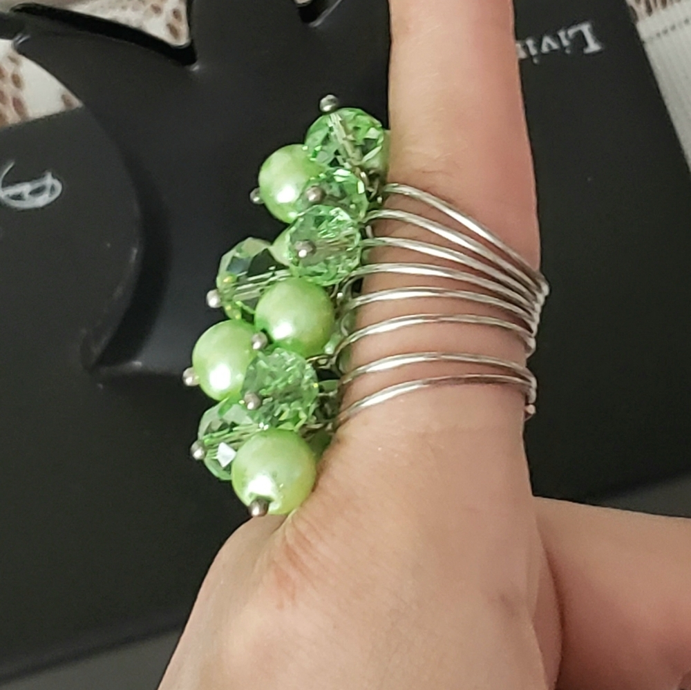 ⭐5/$25 Fun Funky  Lime Green Peridot August Beaded Bauble Ring - Picture 4 of 13